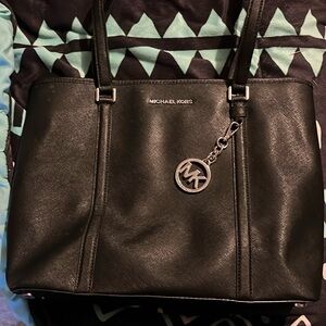 Leather Micheal Kors purse